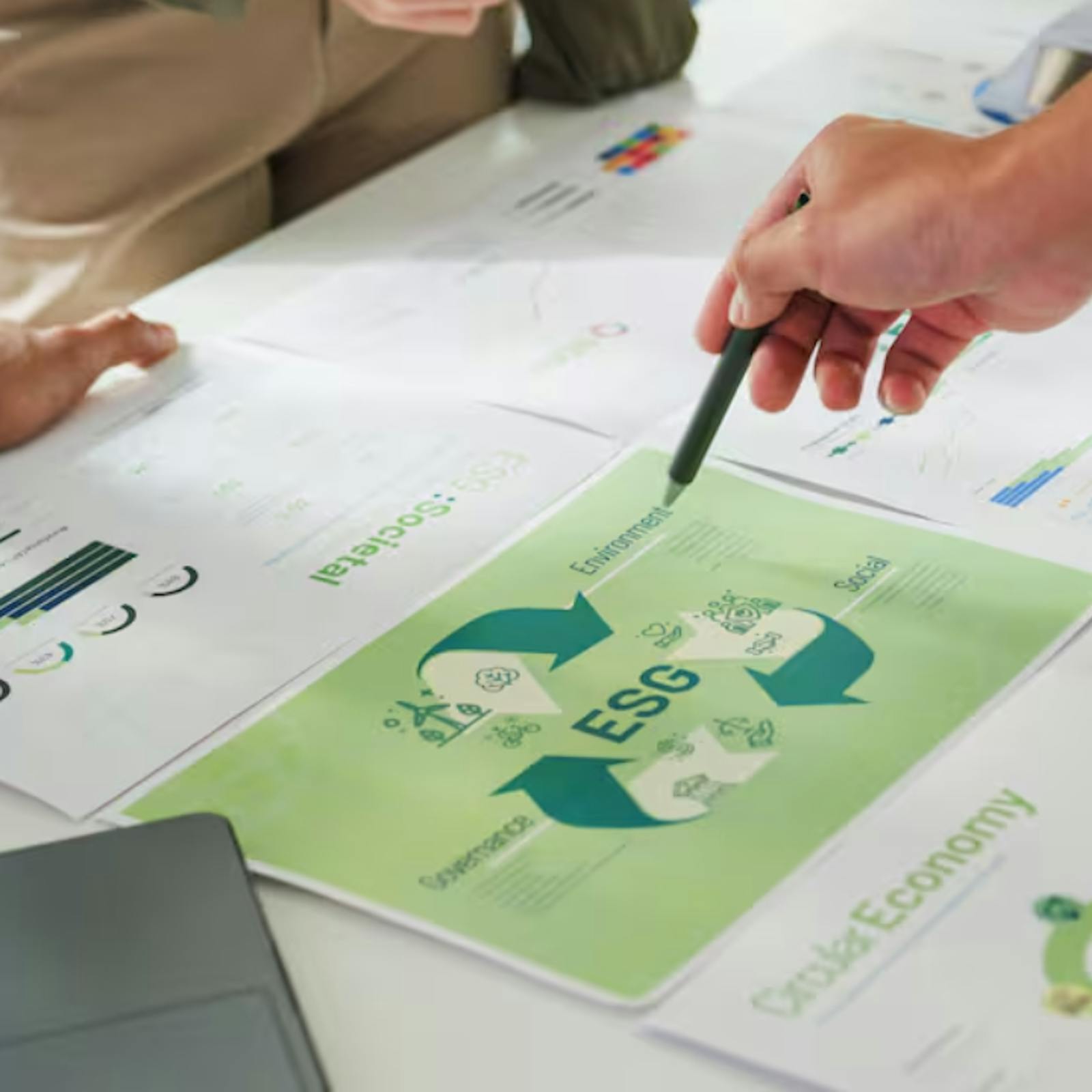 Finanzas verdes y empresas regenerativas: líderes empresariales trazan el futuro de la sostenibilidad Finanzas verdes y empresas regenerativas: líderes empresariales trazan el futuro de la sostenibilidad