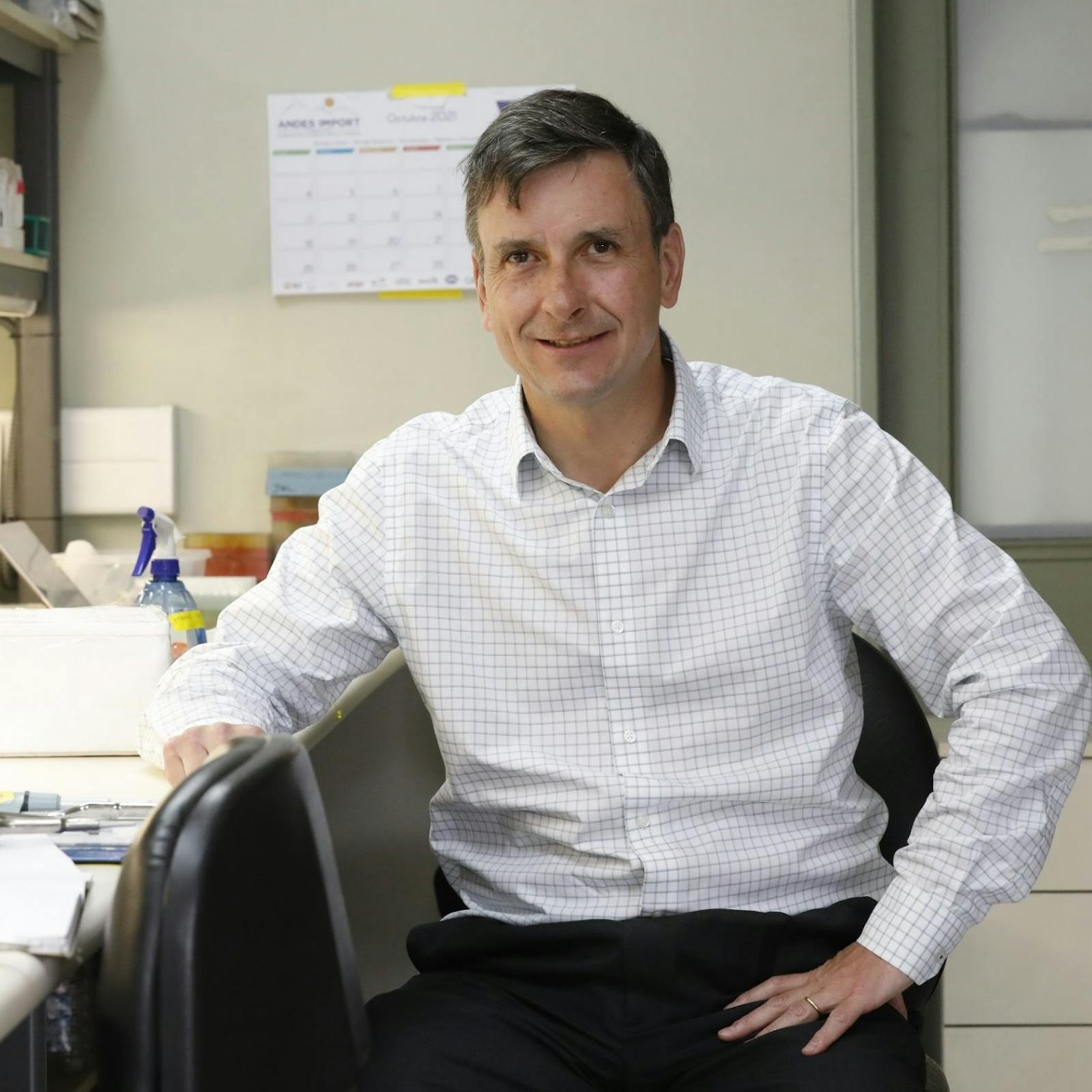 Juan Larraín y la ciencia ante el bien y el mal Juan Larraín y la ciencia ante el bien y el mal