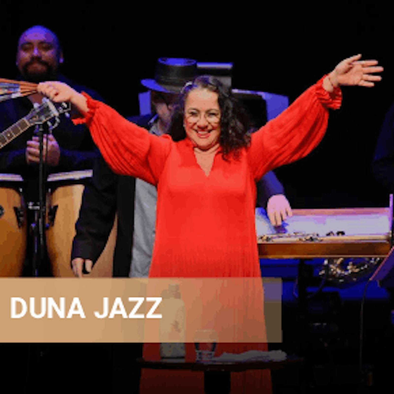 Claudia Acuña y su emotivo regreso a Santiago Claudia Acuña y su emotivo regreso a Santiago