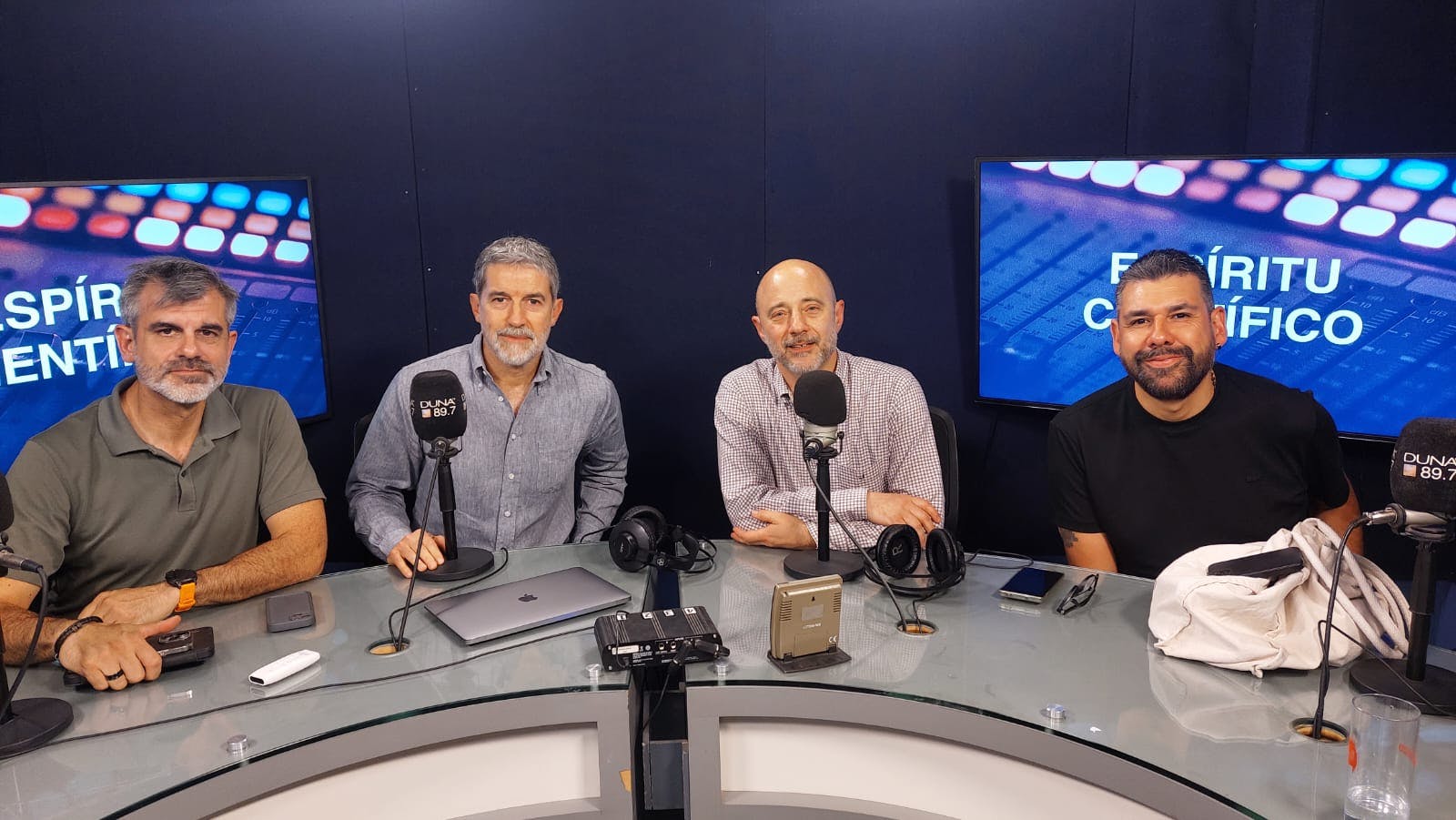 Andrés Gomberoff y la literatura de la ciencia