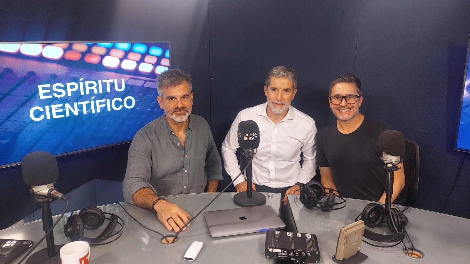 Julio Rojas y las historias, incertidumbres y posibilidades del futuro