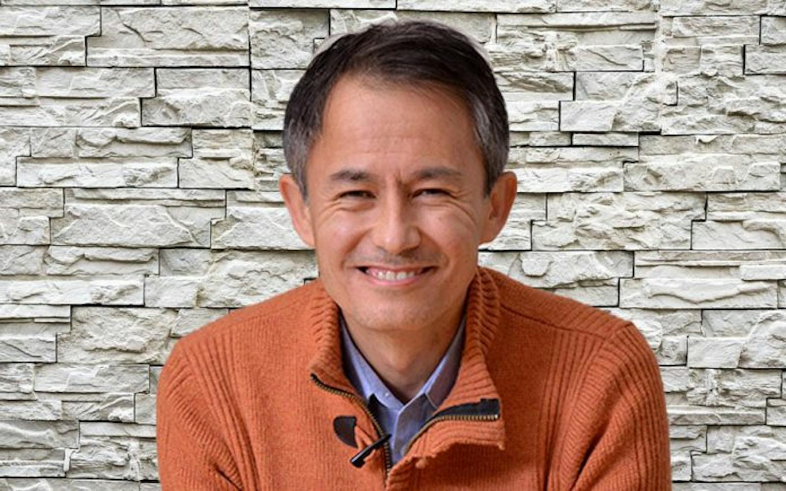 Claudio Araya : la psicología como puente hacia la contemplación y el bienestar