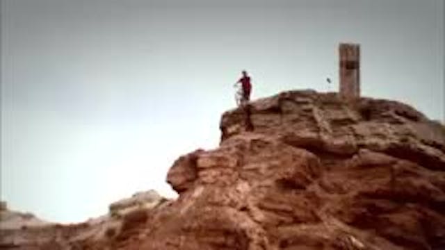 7. Acrobacias en Moto: Arte en el Aire