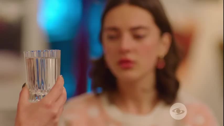 Amigas falsas, traición real