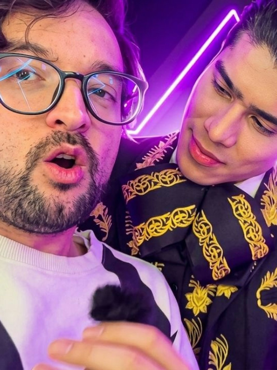 El potrillo celebra